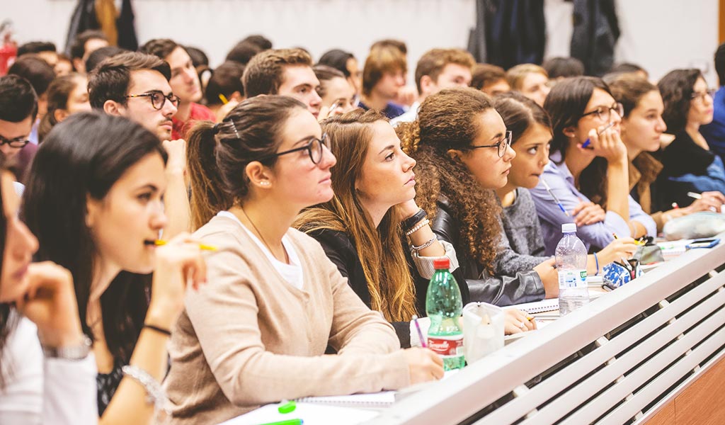 riunione studenti in partenza